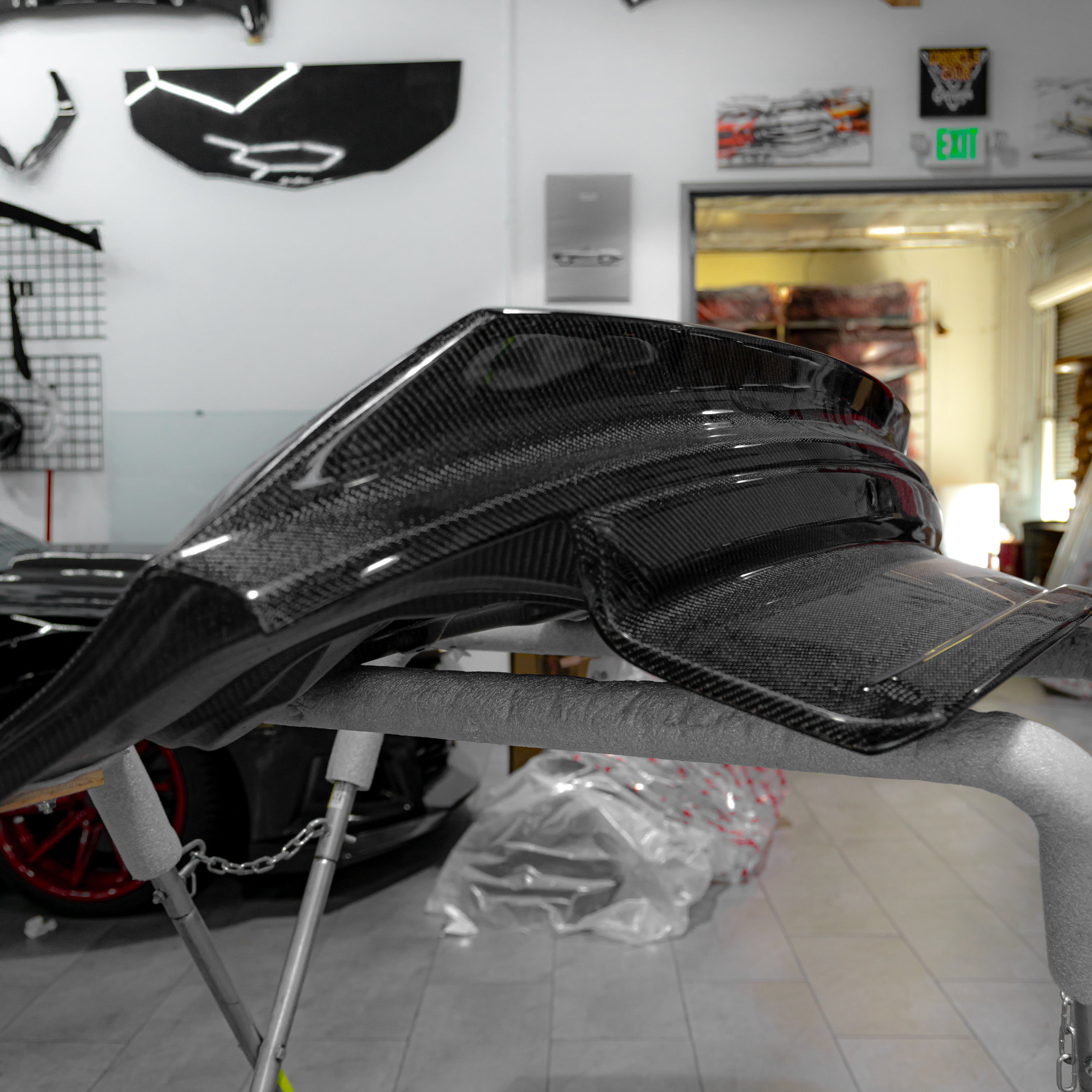 OPEN BOX 2015-2022 MUSTANG DOUBLE SIDED CARBON FIBER TYPE-ST DECKLID WITH INTEGRATED SPOILER