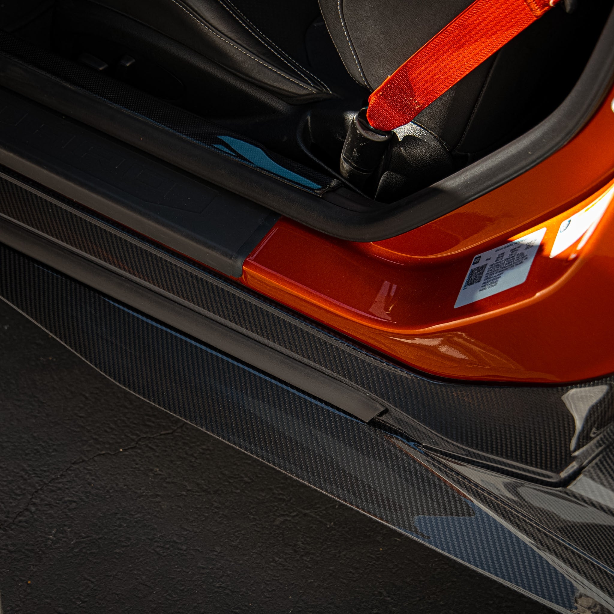 Auto Addict USA 6th gen Camaro ZL1 style side skirt rocker carbon fiber weave detail